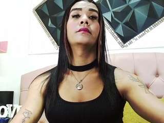 andrea-safeira — webcam model online on camsoda
