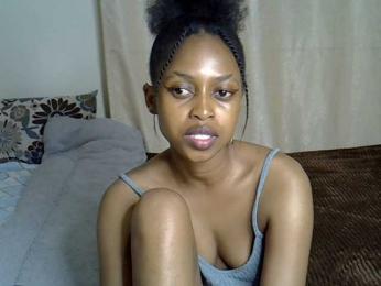 PetiteCaramel — bongacams