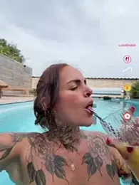 venustattoue — Stripchat stream photo (May 2026)