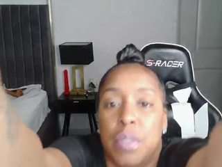 january-rose — webcam model online on camsoda