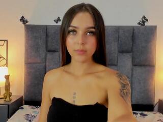 Estefany Colin — webcam model online on flirt4free