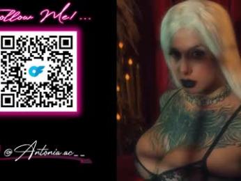 sharpay_evans — webcam model online on chaturbate