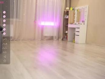 queenelia — Chaturbate stream photo (Apr 2026)