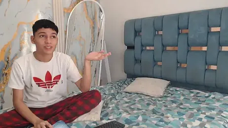 PRETTY_FEM — Stripchat stream photo (Apr 2026)