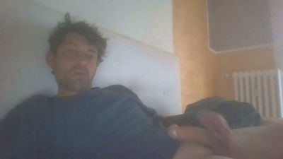 Bombasexiii85 — webcam model online on cam4