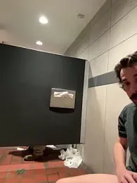 RawSlutMaker — webcam model online on stripchat