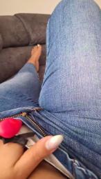 isabella323 — webcam model online on cam4