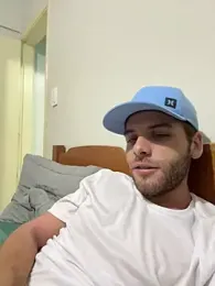 mendonca_4m — webcam model online on stripchat