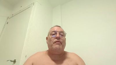 antonio222324 — webcam model online on cam4