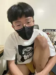 Allen111014 — webcam model online on stripchat