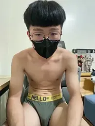 Allen111014 — webcam model online on stripchat