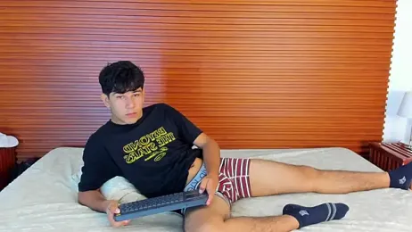 peakk_twiinns — webcam model online on stripchat