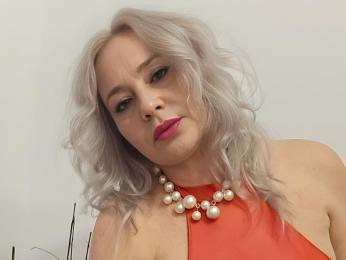 EmilyLoowe — webcam model online on livejasmin