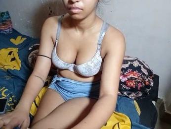 TaraVij — webcam model online on bongacams