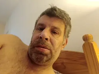 stud2512 — webcam model online on stripchat