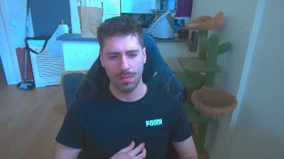 bigdickyoun1 — Cam4 stream photo (Apr 2026)