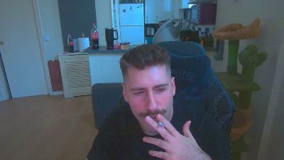 bigdickyoun1 — Cam4 stream photo (Apr 2026)