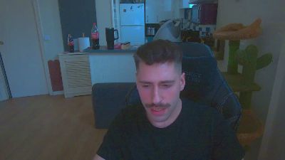 bigdickyoun1 — Cam4 stream photo (Apr 2026)