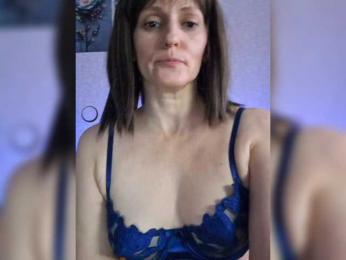 Valkiriyas — webcam model online on bongacams