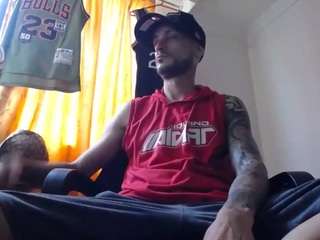 maestrojhon14 — webcam model online on camsoda