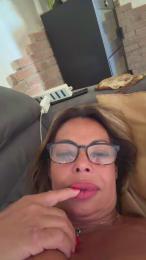 Enia — webcam model online on cam4