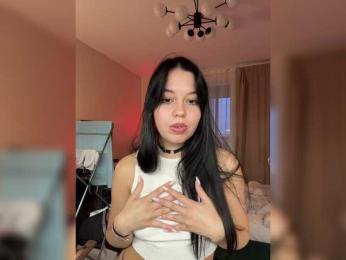 Businka13 — webcam model online on bongacams