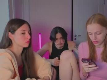 ihavepaws33 — Chaturbate stream photo (May 2026)