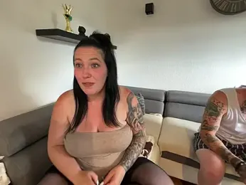 BonnyundClyde19 — webcam model online on stripchat