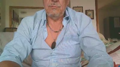 gyordy1 — Cam4 stream photo (May 2026)