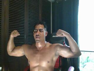 King Raul — webcam model online on flirt4free