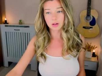 lenamuti — Chaturbate stream photo (Jun 2026)