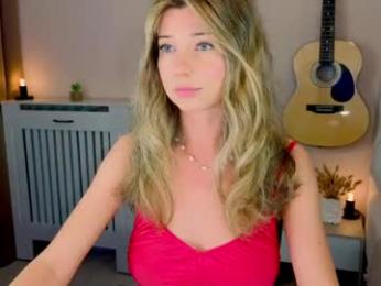 lenamuti — Chaturbate stream photo (May 2026)