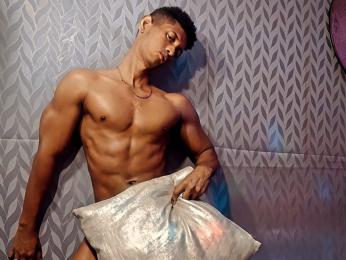 SteffanLeal — webcam model online on livejasmin