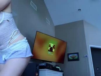 chroniclove — webcam model online on chaturbate
