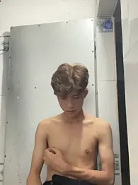 Nguyencuong1999 — Stripchat stream photo (May 2026)