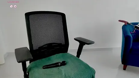 _neesha_414_ — Stripchat stream photo (Apr 2026)