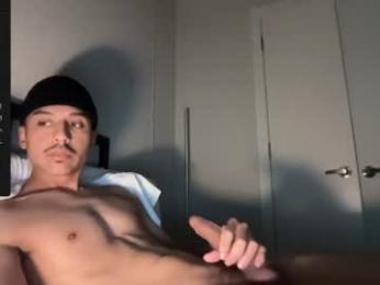 xmomentumx — webcam model online on chaturbate