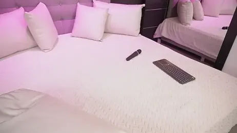 BellaLatinaTS — webcam model online on stripchat