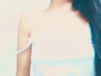 romi183 — webcam model online on cam4