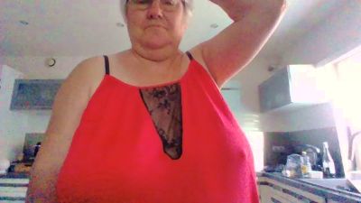 lunaria — webcam model online on cam4