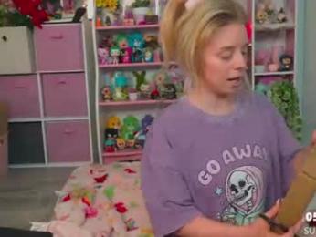 goldengoddessxxx — webcam model online on chaturbate
