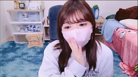 Runarunapi — webcam model online on stripchat