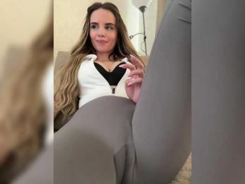 LedyMiya — webcam model online on bongacams