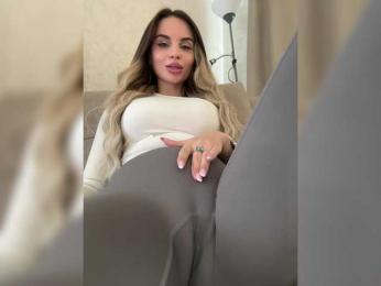 LedyMiya — webcam model online on bongacams