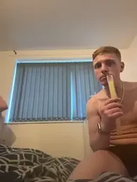 wiganchavv — webcam model online on stripchat