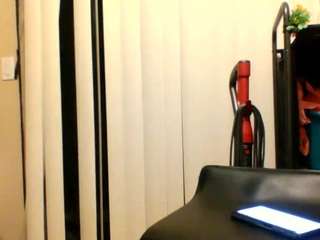 unbrella — webcam model online on camsoda