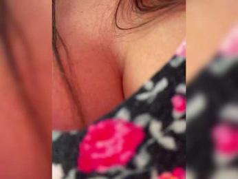 OrgazMia — webcam model online on bongacams