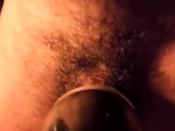hung_dude_19 — Chaturbate stream photo (Jun 2026)