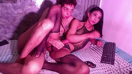 isaa_and_juanjoo — Stripchat stream photo (Apr 2026)