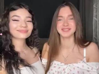 veluxe — webcam model online on chaturbate